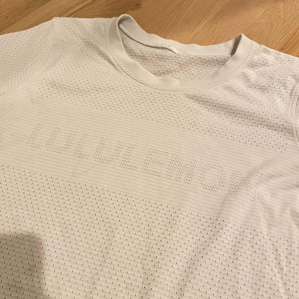 Lululemon Logo Short Sleeve (Like a Swiftly Tee)